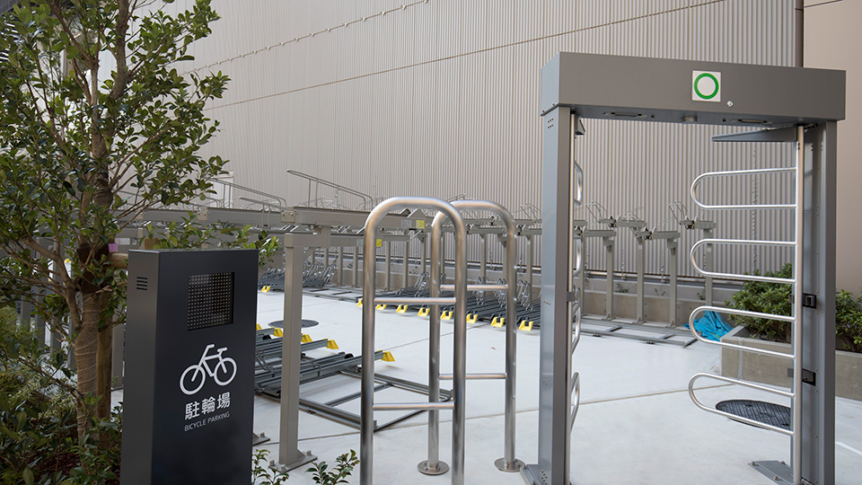 Bicycle parking lot (Entrance)
